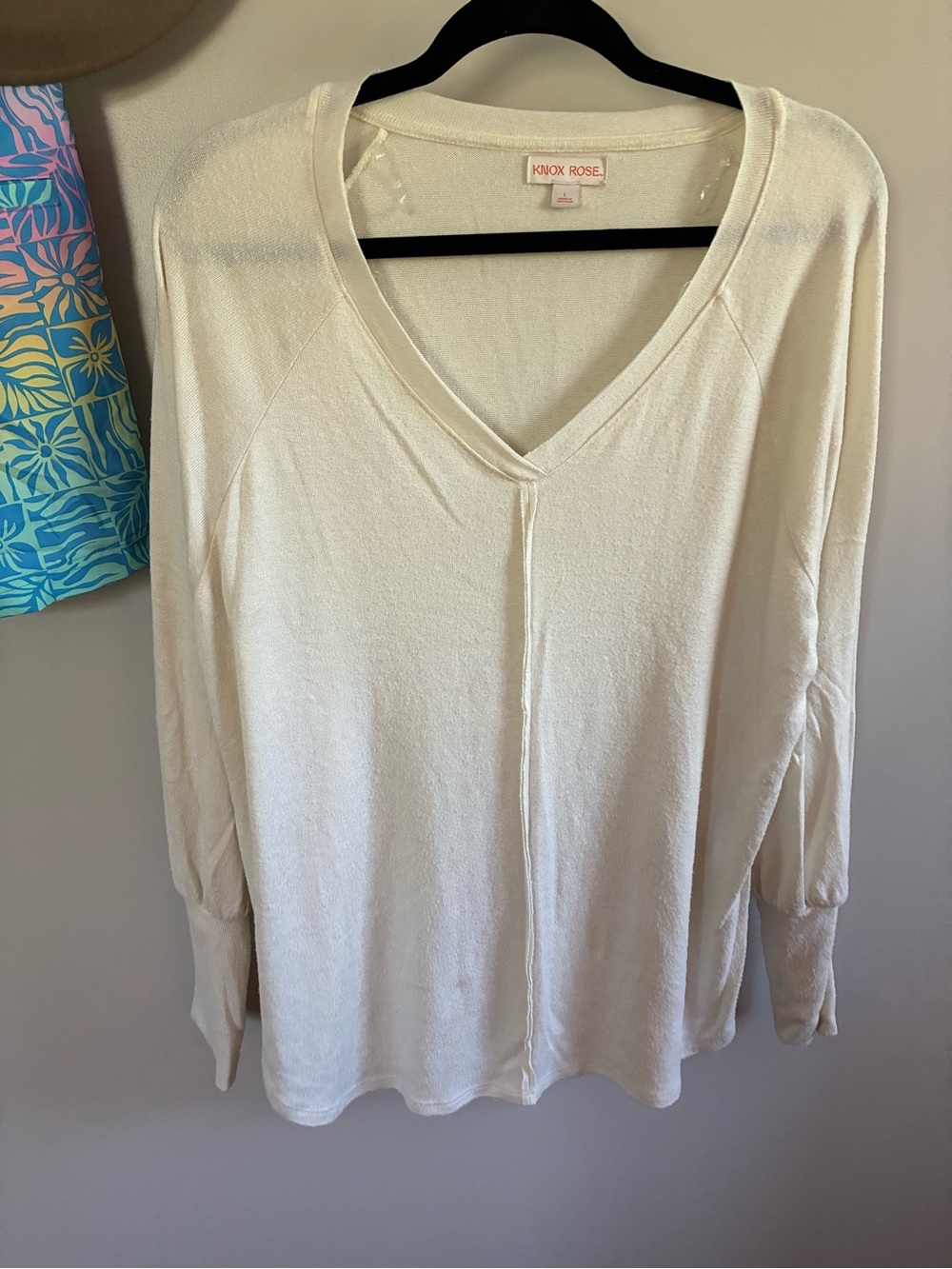 Knox Rose Women's Cream V-Neck Lightweight Pullover Top large